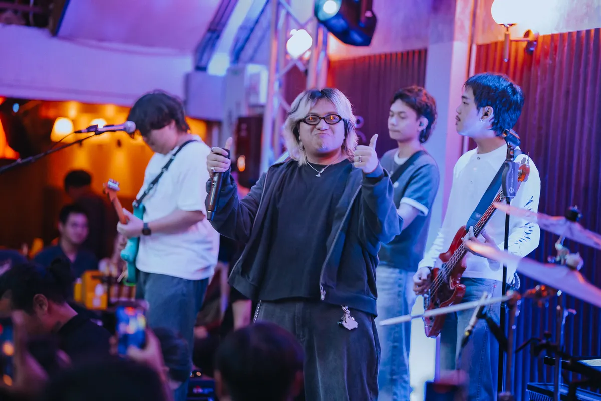 Photo 75 of 172 — AYLA's live at LATE NIGHT TALKING MUSIC BAR Chiang Mai · presented by Singha Corporation