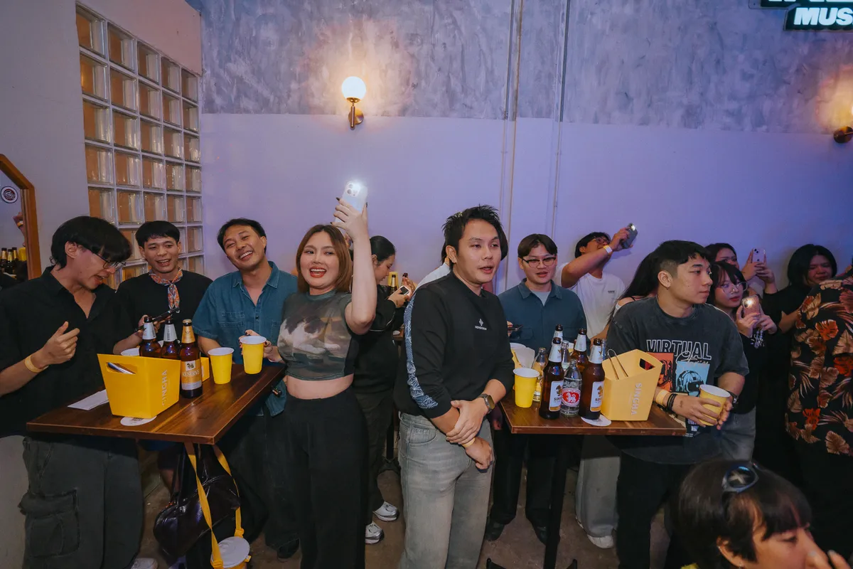 Photo 82 of 172 — AYLA's live at LATE NIGHT TALKING MUSIC BAR Chiang Mai · presented by Singha Corporation