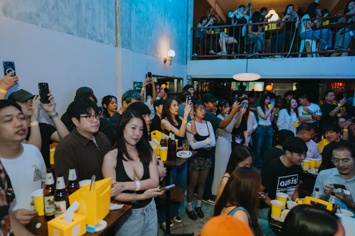 Photo 109 of 172 — AYLA's live at LATE NIGHT TALKING MUSIC BAR Chiang Mai · presented by Singha Corporation