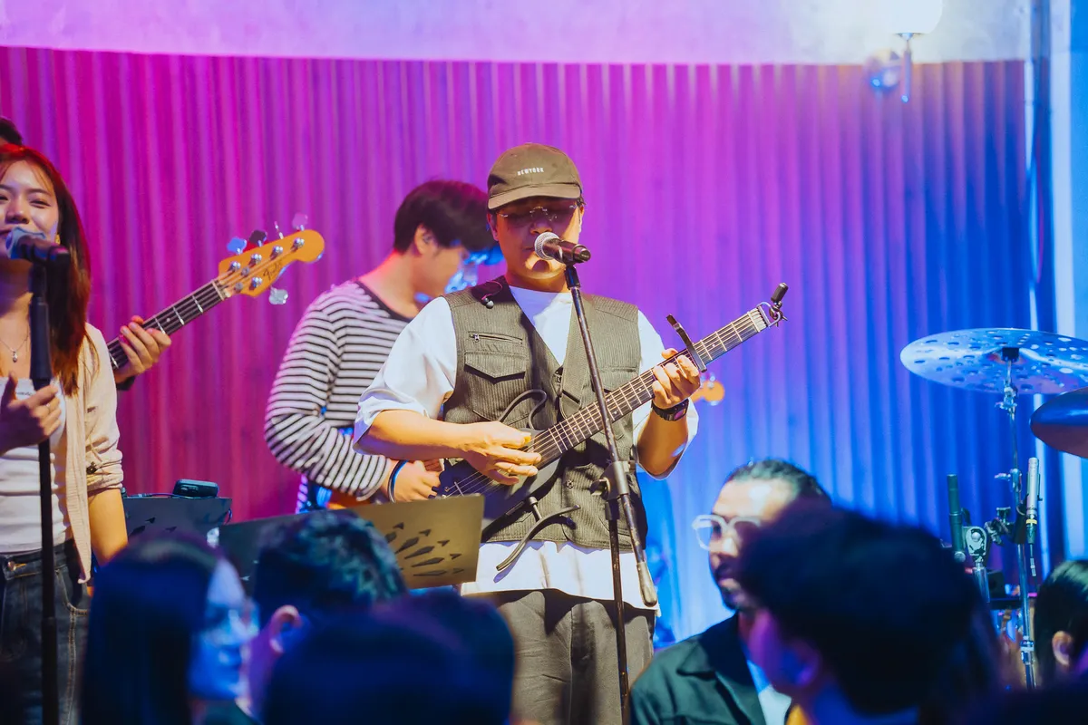 Photo 112 of 172 — AYLA's live at LATE NIGHT TALKING MUSIC BAR Chiang Mai · presented by Singha Corporation