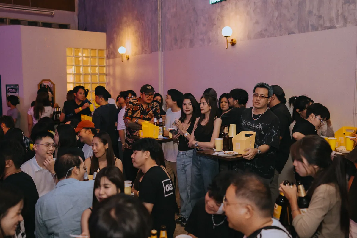 Photo 127 of 172 — AYLA's live at LATE NIGHT TALKING MUSIC BAR Chiang Mai · presented by Singha Corporation