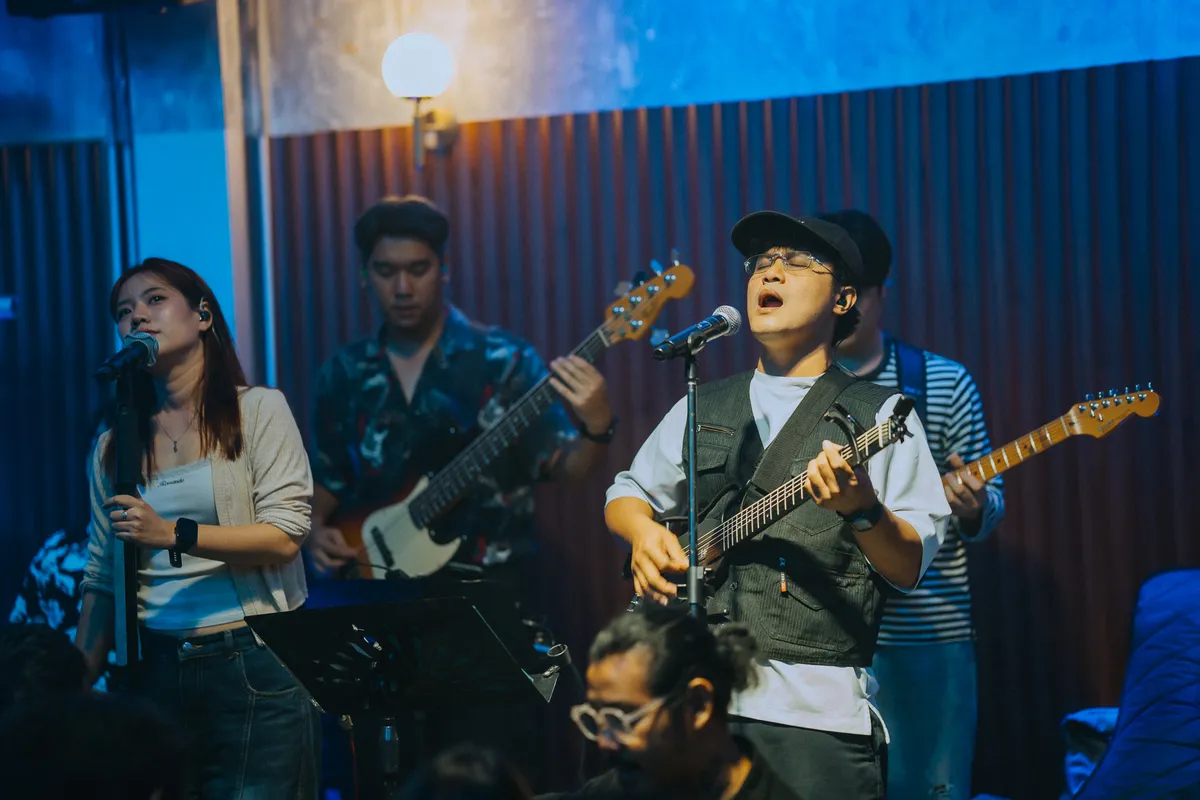 Photo 132 of 172 — AYLA's live at LATE NIGHT TALKING MUSIC BAR Chiang Mai · presented by Singha Corporation