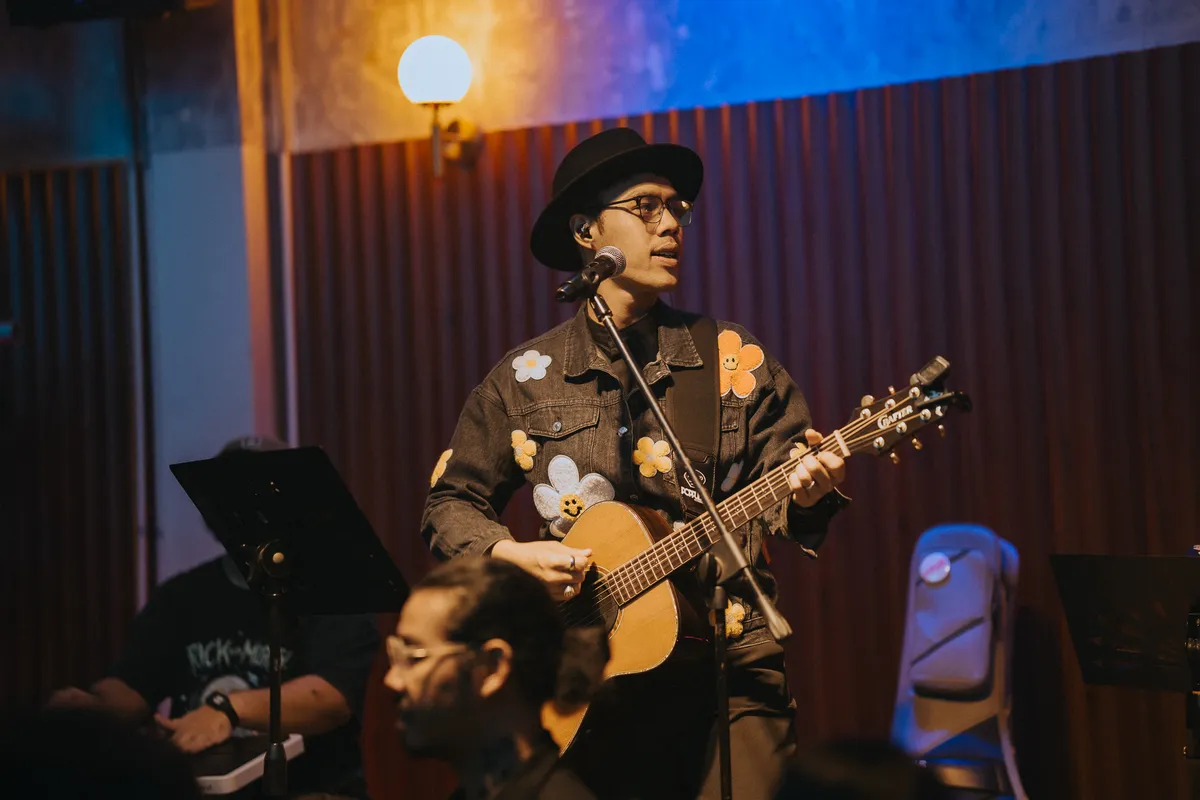 Photo 155 of 172 — AYLA's live at LATE NIGHT TALKING MUSIC BAR Chiang Mai · presented by Singha Corporation