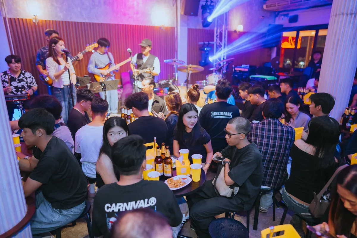 Photo 159 of 172 — AYLA's live at LATE NIGHT TALKING MUSIC BAR Chiang Mai · presented by Singha Corporation