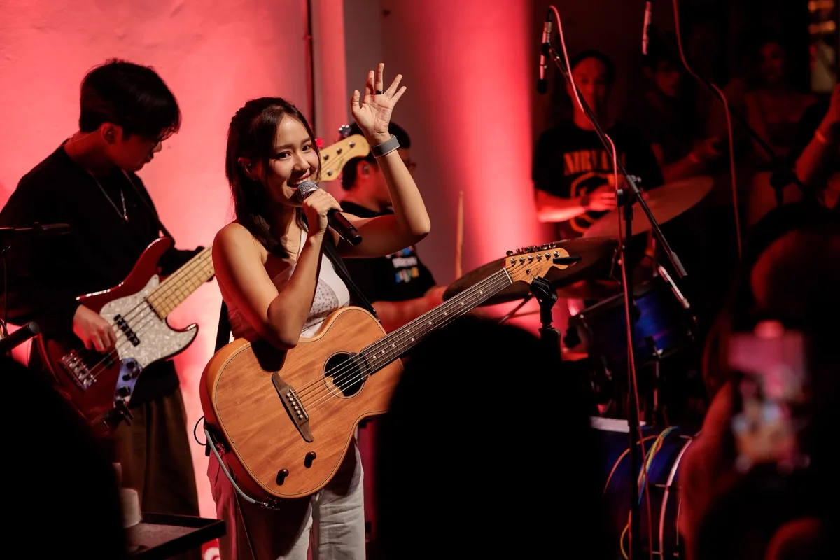 Photo 3 of 28 — Earth Patravee live · LATE NIGHT TALKING MUSIC BAR 1st Anniversary Free Concert · Chiang Mai