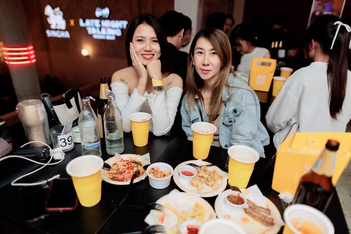 Photo 6 of 28 — Earth Patravee live · LATE NIGHT TALKING MUSIC BAR 1st Anniversary Free Concert · Chiang Mai
