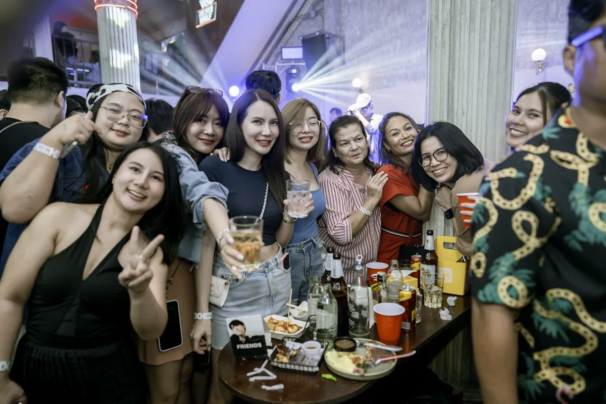 Photo 17 of 41 — A Night with Gun Charlie at LATE NIGHT TALKING MUSIC BAR Chiang Mai · MAFIA.NIMMAN