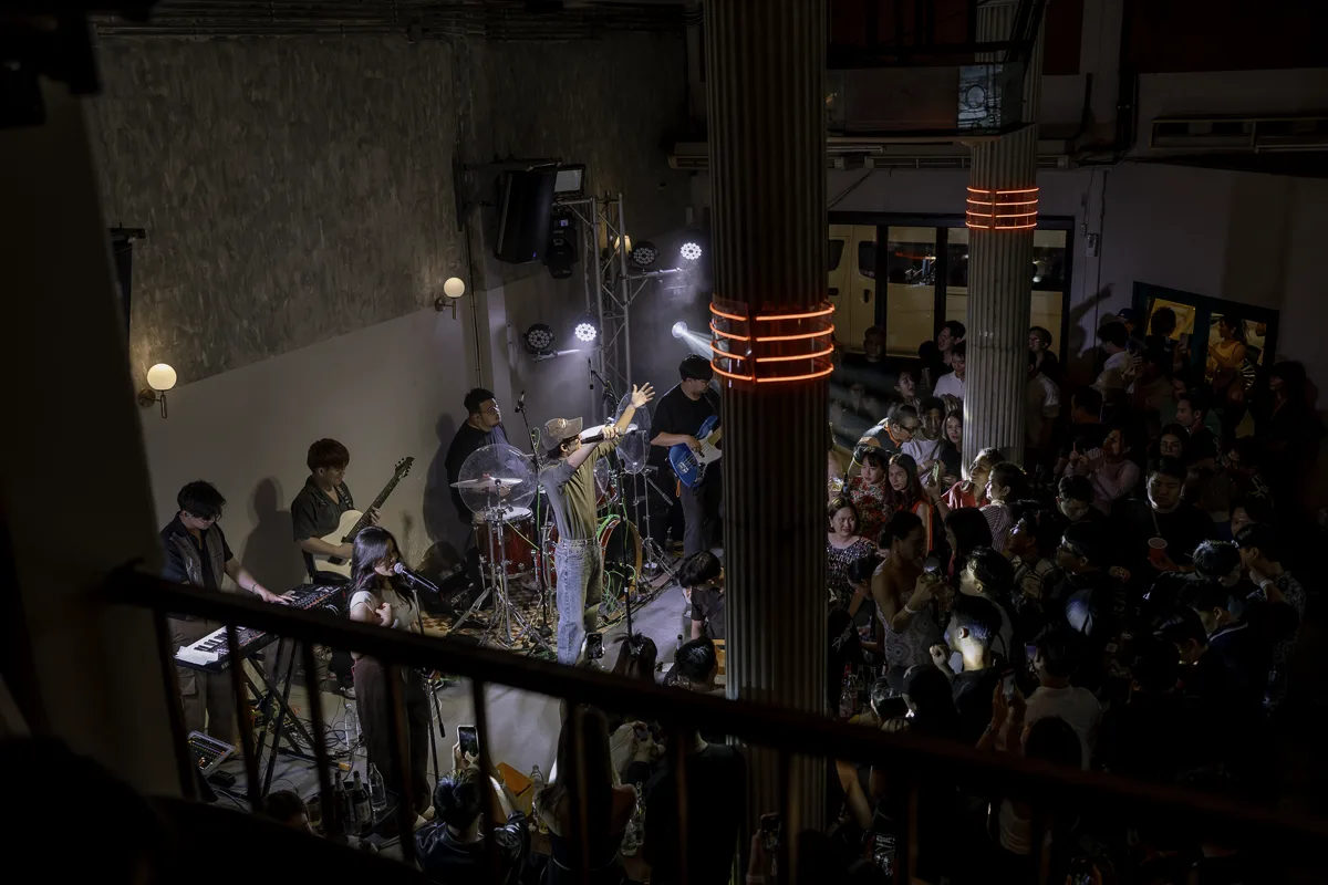 Photo 24 of 41 — A Night with Gun Charlie at LATE NIGHT TALKING MUSIC BAR Chiang Mai · MAFIA.NIMMAN