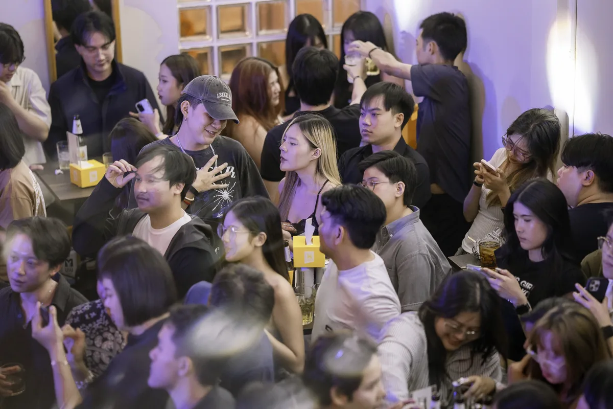 Photo 28 of 41 — A Night with Gun Charlie at LATE NIGHT TALKING MUSIC BAR Chiang Mai · MAFIA.NIMMAN