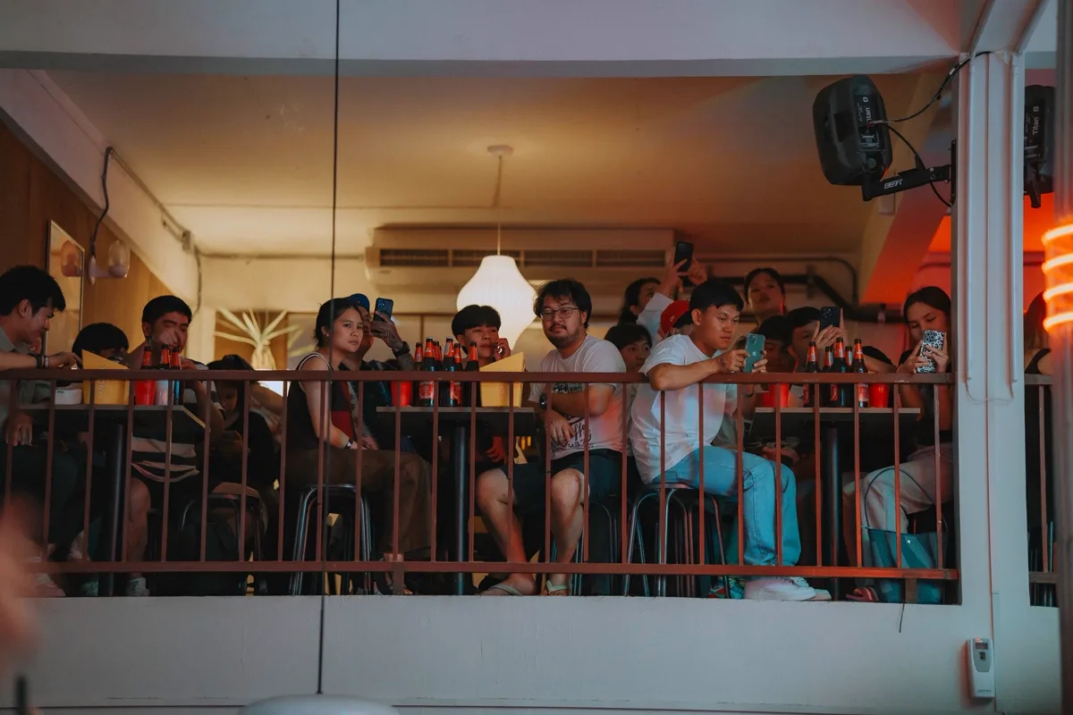 Photo 9 of 48 — Manutsawee (มนัสวีร์) live folk-rock at LATE NIGHT TALKING MUSIC BAR Chiang Mai
