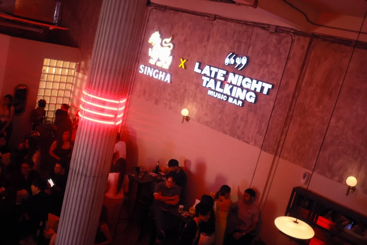 บรรยากาศคืนดนตรีสดที่ LATE NIGHT TALKING MUSIC BAR ย่านสันป่าข่อย เชียงใหม่